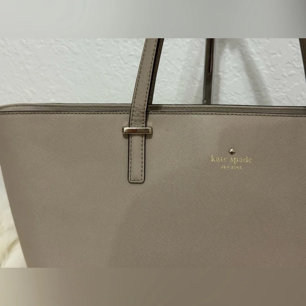 Kate Spade New York Saffiano Leather Cedar Street Medium Harmony Tote Taupe EUC